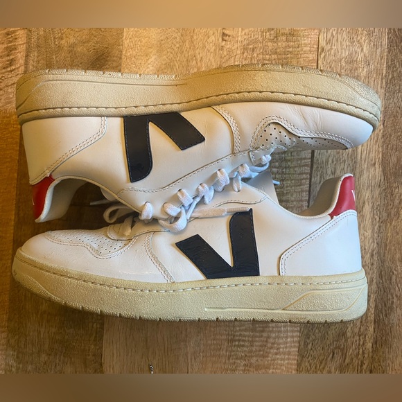 VEJA V-10 EUR 41 US 8 Shoes - Picture 4 of 7